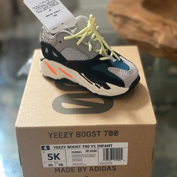 Yeezy Boost 700 Wave Runner Toddler - Picture 2 of 2